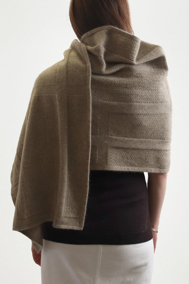MiriMay Lightweight Shawl Tussock