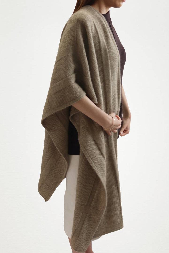 MiriMay Lightweight Shawl Tussock