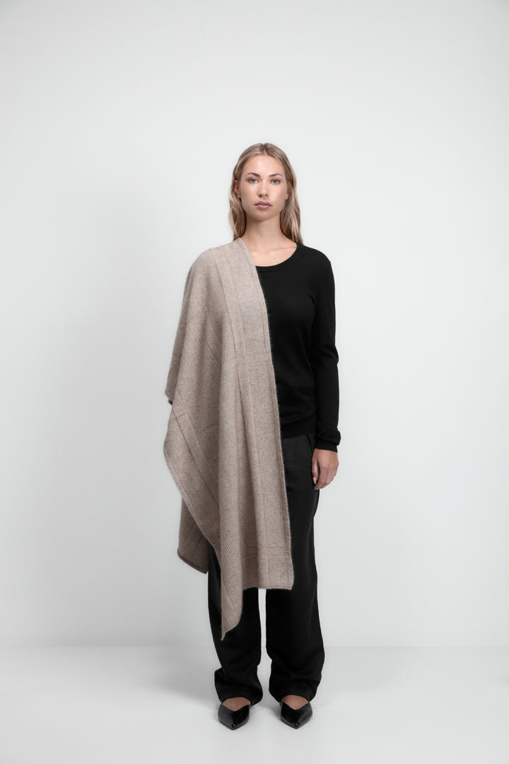 MiriMay Lightweight Shawl Tussock